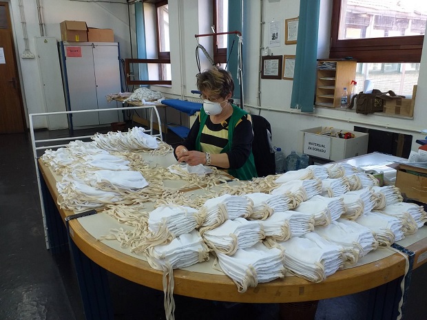 Фирме у Кикинди поклониле граду око 7.000 маски